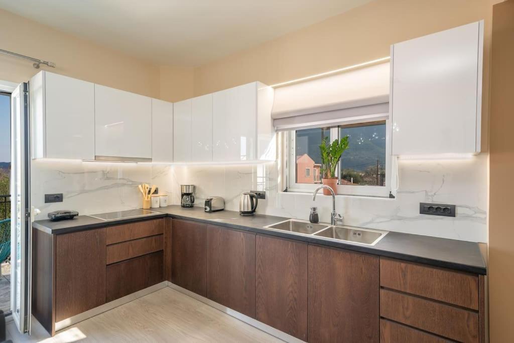 Eleni'S House Apartment Каравомилос Екстериор снимка